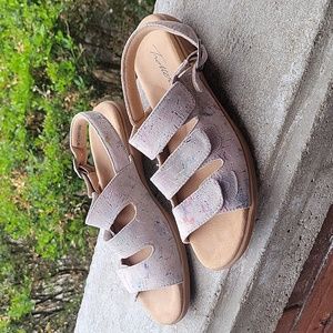 Trotters sandals